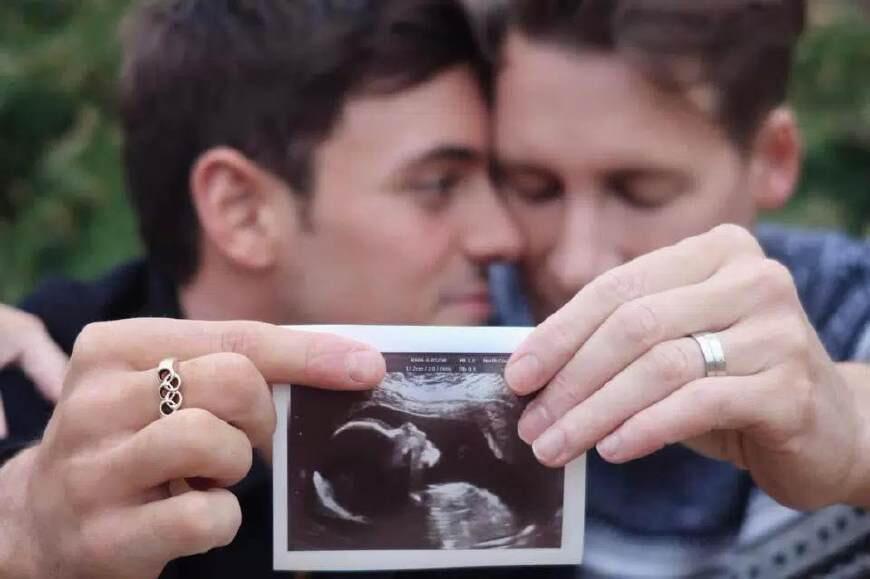 英国跳水王子戴利找助孕妈妈做第三代试管婴儿，预计2018年7月生下儿子
